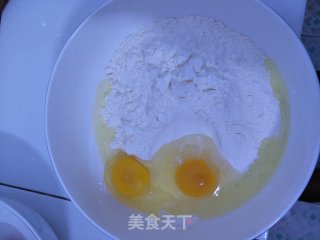 自制手擀鸡蛋面的做法步骤：1