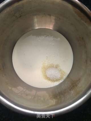 红丝绒蛋糕卷的做法步骤：12