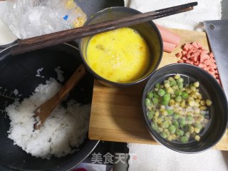 流心蛋包饭的做法步骤：1