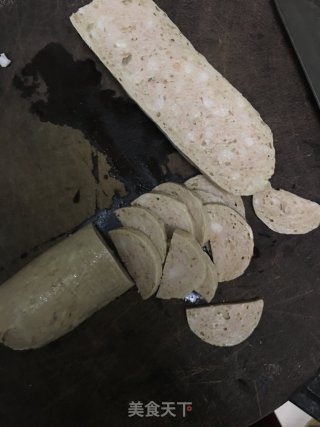 鱼汤肉饼煮面的做法步骤：2
