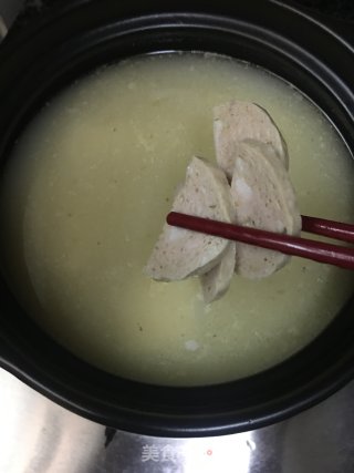 鱼汤肉饼煮面的做法步骤：4