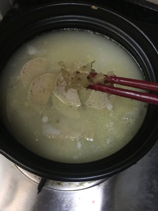 鱼汤肉饼煮面的做法步骤：5