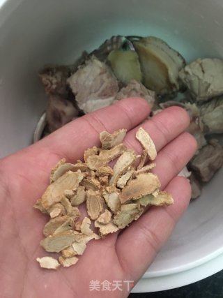 西洋参炖排骨鲍鱼的做法步骤：6
