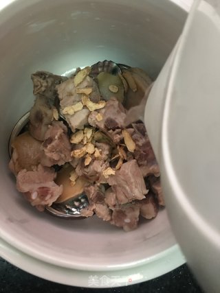 西洋参炖排骨鲍鱼的做法步骤：7