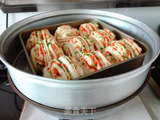 胡萝卜香葱肉卷（一次发酵）的做法步骤：8