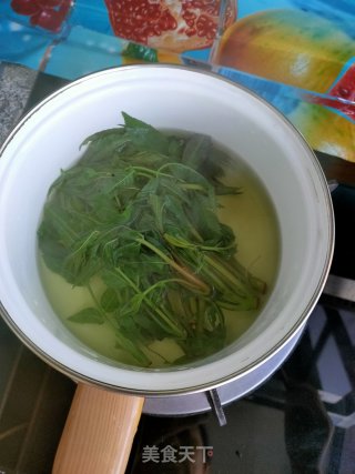 香椿摊鸡蛋的做法步骤：2