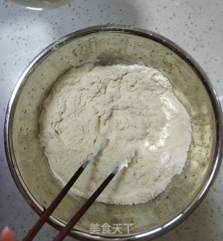 葱油饼的做法步骤：1