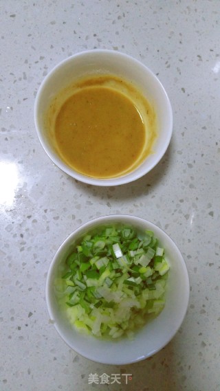 葱油饼的做法步骤：4