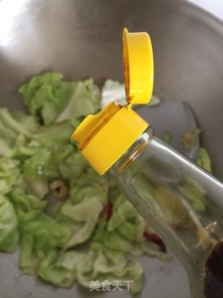 炝锅包菜的做法步骤：8