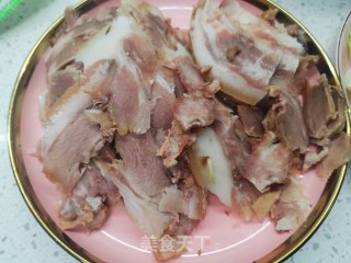 大葱炒猪头肉的做法步骤：2