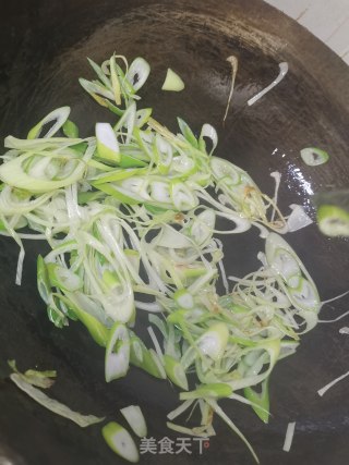 大葱炒猪头肉的做法步骤：3