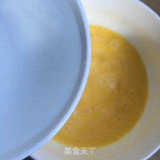 草莓鸡蛋羹的做法步骤：3