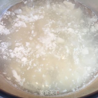 荠菜豆腐汤的做法步骤：2