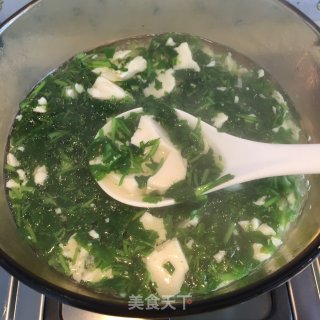 荠菜豆腐汤的做法步骤：5