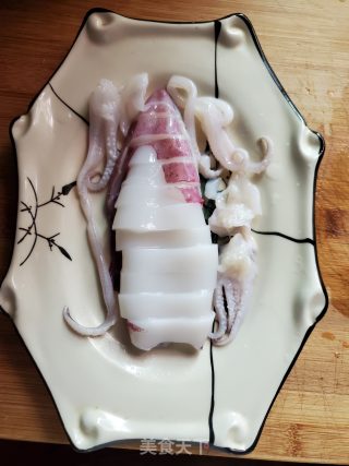 蒸鱿鱼的做法步骤：2
