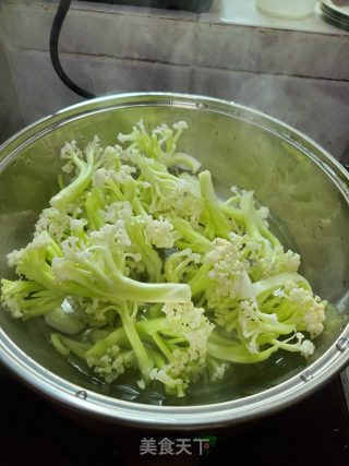 蚝油炒椰菜花的做法步骤：4