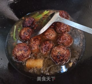 红烩肉丸子的做法步骤：3
