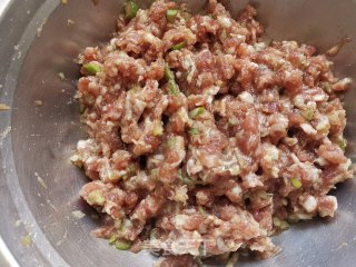 豆皮金针菇肉卷的做法步骤：1