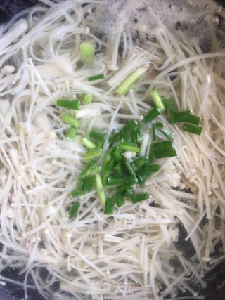 金针菇瘦肉汤的做法步骤：3