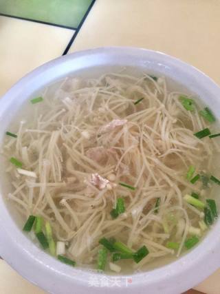 金针菇瘦肉汤的做法步骤：4