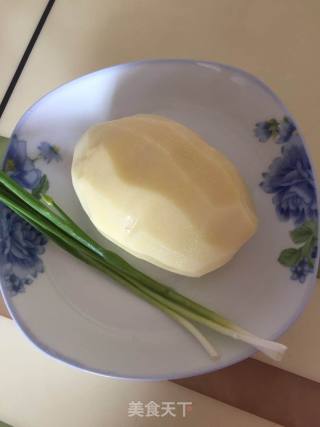 酸辣土豆丝的做法步骤：1