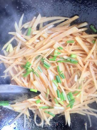 酸辣土豆丝的做法步骤：7