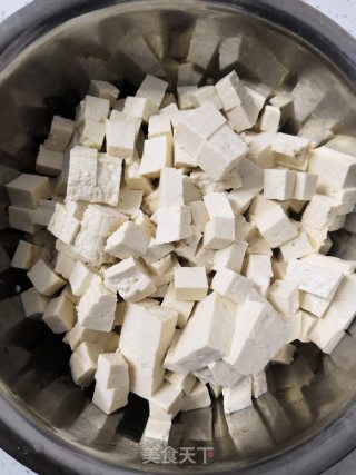 家庭版麻辣豆腐的做法步骤：1