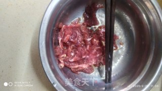 牛肉炒杏鲍菇的做法步骤：1