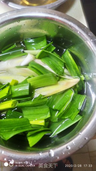 牛肉炒杏鲍菇的做法步骤：2