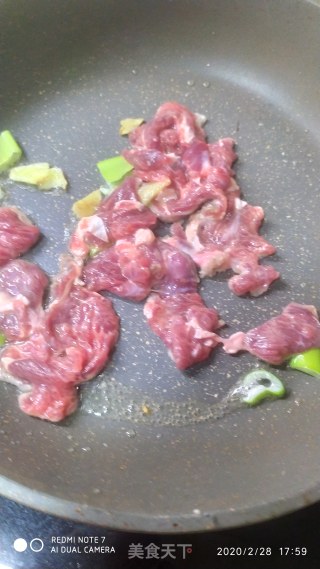牛肉炒杏鲍菇的做法步骤：6