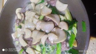 牛肉炒杏鲍菇的做法步骤：8