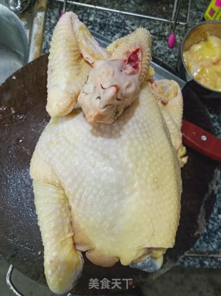 白切鸡的做法步骤：1