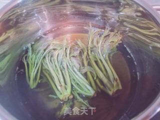 姥姥家香椿面的做法步骤：4