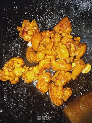 土豆猪脚肉的做法步骤：4