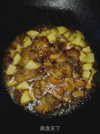土豆猪脚肉的做法步骤：7