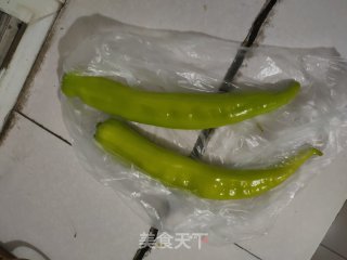 下饭菜煎辣椒的做法步骤：1