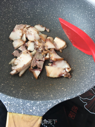 回锅猪头肉的做法步骤：7