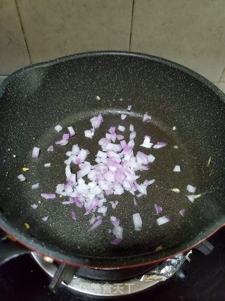 泡菜蛋炒饭的做法步骤：5
