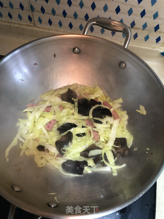 香辣粉丝包菜烧火腿的做法步骤：6