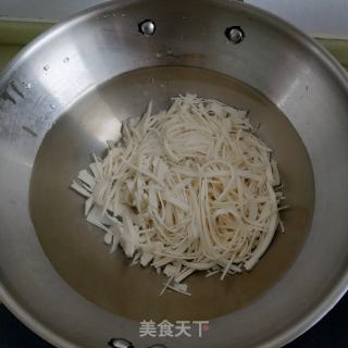 酸辣汤的做法步骤：3