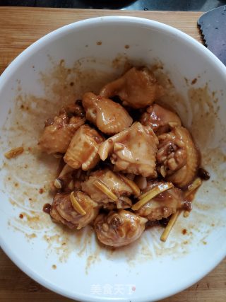 香菇黄豆酱蒸鸡翅的做法步骤：4