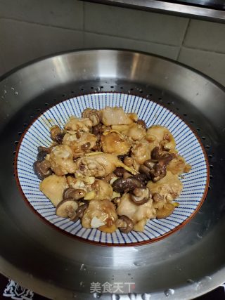 香菇黄豆酱蒸鸡翅的做法步骤：7