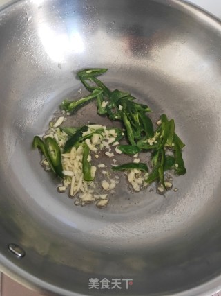 尖椒干豆腐的做法步骤：2