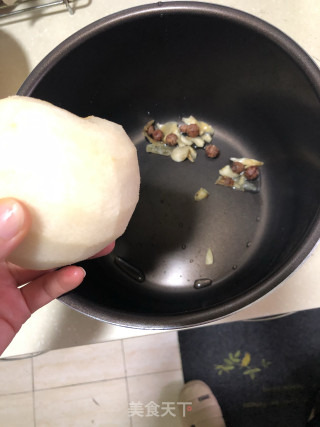 红枣雪梨汤的做法步骤：1