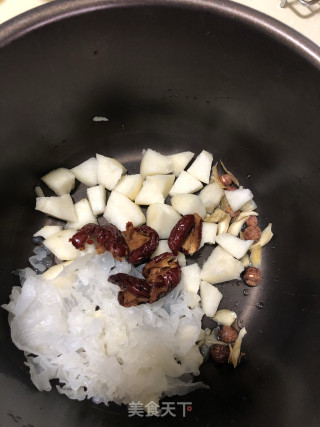 红枣雪梨汤的做法步骤：4