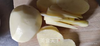 土豆虾仁球的做法步骤：1