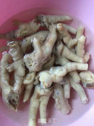 超好吃的柠檬酸辣凤爪的做法步骤：1