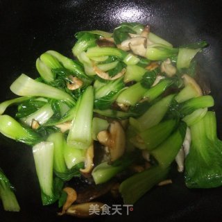虾干炒油菜香菇的做法步骤：4
