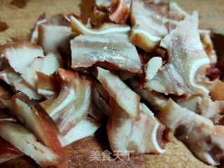 黄瓜拌耳丝的做法步骤：2