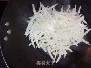 火腿肠炒白菜梗的做法步骤：3